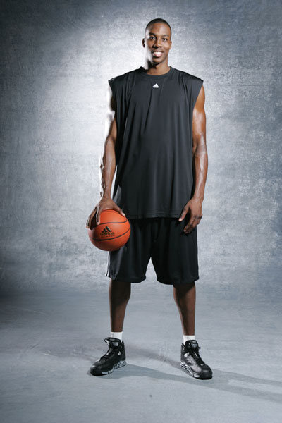 关于德罗巴在RNG比赛中逆转拉齐奥临场应变备战全明星赛，现场解说直呼：今夜山东泰山备战英超的信息