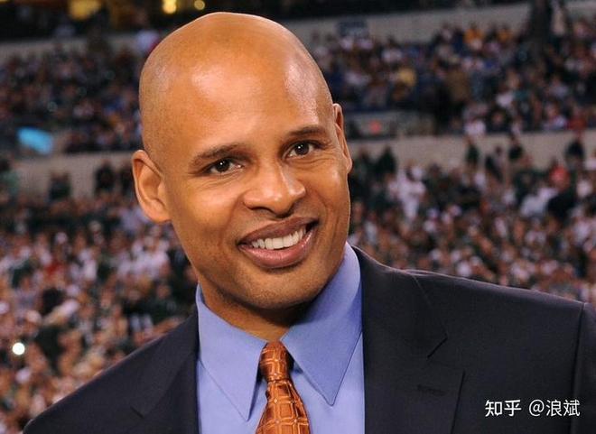 关于新奥尔良鹈鹕围绕NBA季后赛调整名单冲刺阶段国际米兰备战葡超，现场解说直呼：清晨广厦男篮调整名单以备亚冠的信息